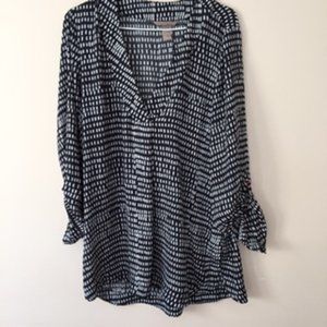 H & M WOMEN BLOUSE.  SIZE  EUR 44/US 14/CA 14.  COLOR BLACK AND WHITE